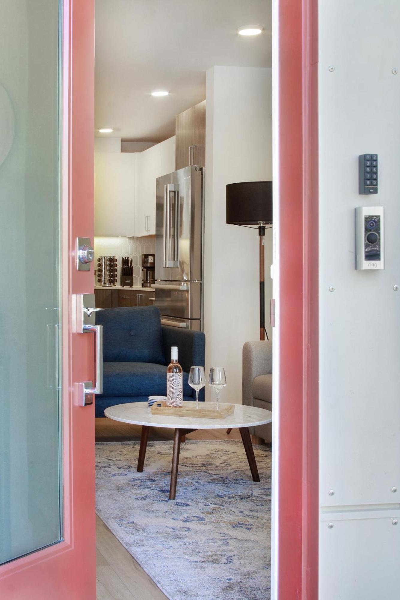 Gorgeous New Townhome On Capitol Hill, Close To Everything! Holiday home *